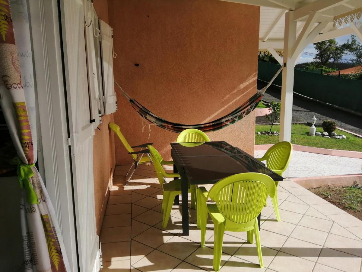 Les Petites Fleurs De Poirier Vila Bouillante Exterior foto